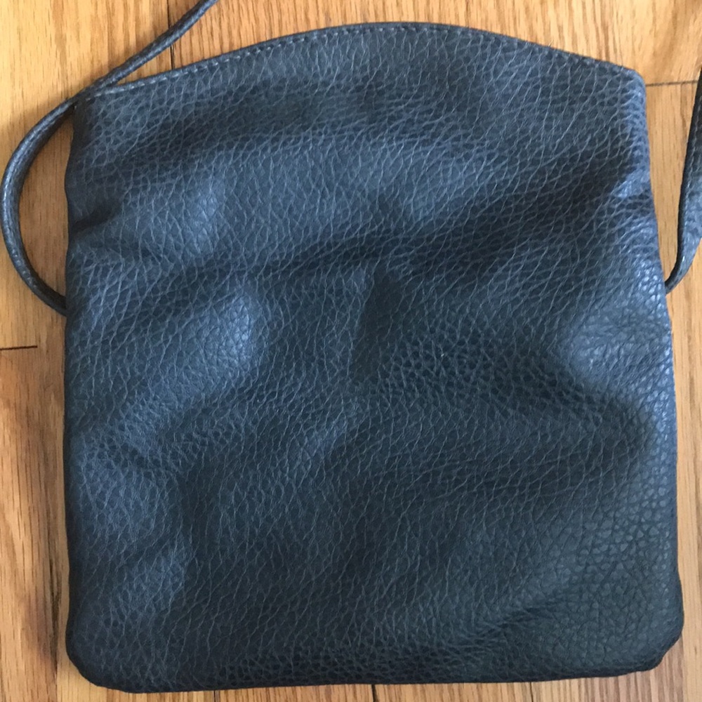 Signature Weekend Purse - Picture 6 of 9